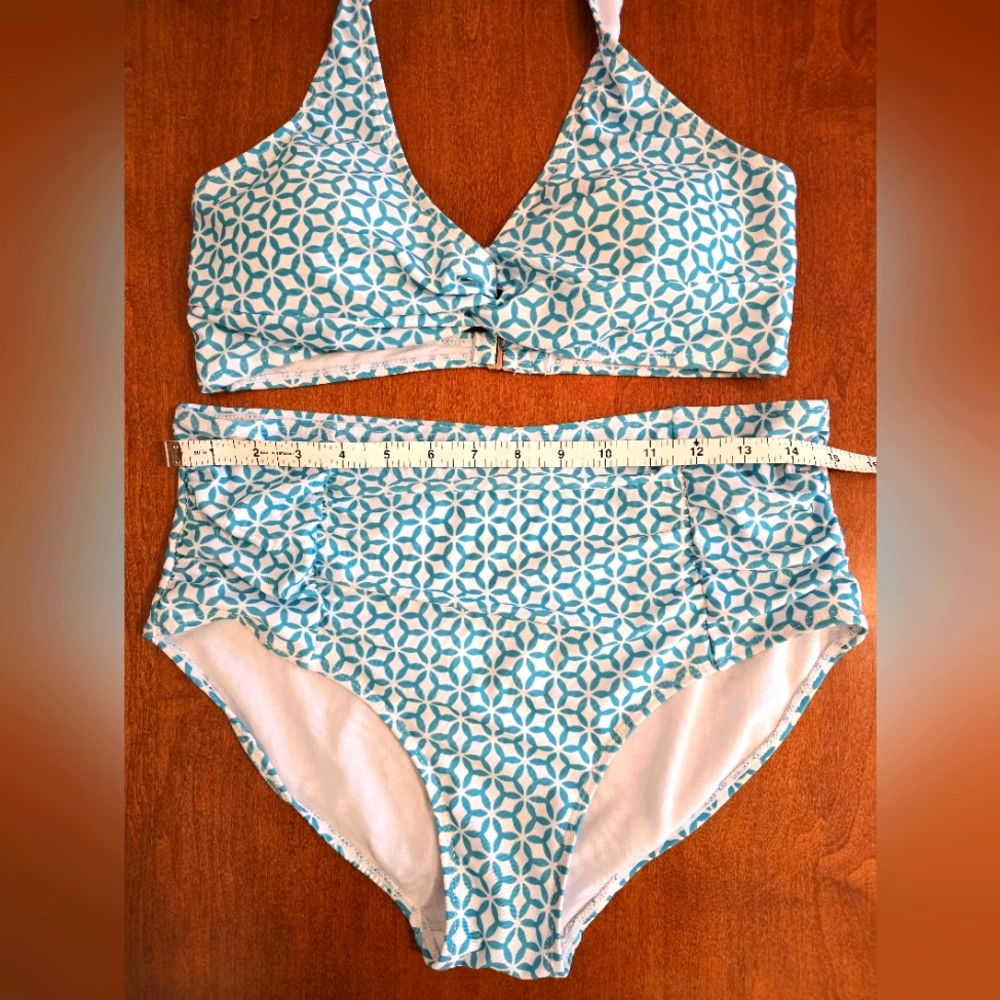 Nicole Miller Teak & White two-piece bikini swimsuit Size Medium - Picture 3 of 9